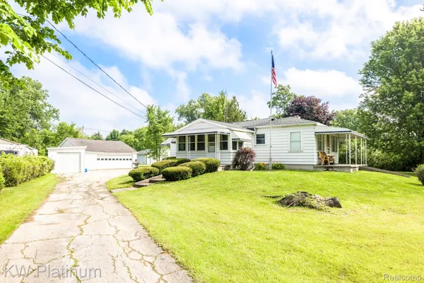 $335,000 | 5930 Gratiot Avenue, St. Clair, MI 48079