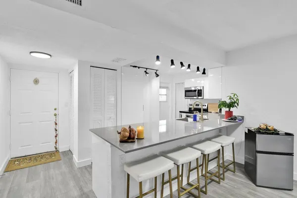 $350,000 | 250 Northwest 67th Street, Unit 322, Boca Raton, FL 33487