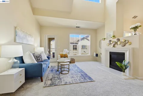 $325,000 | 5350 Dunlay Drive, Unit 412, Sacramento, CA 95835