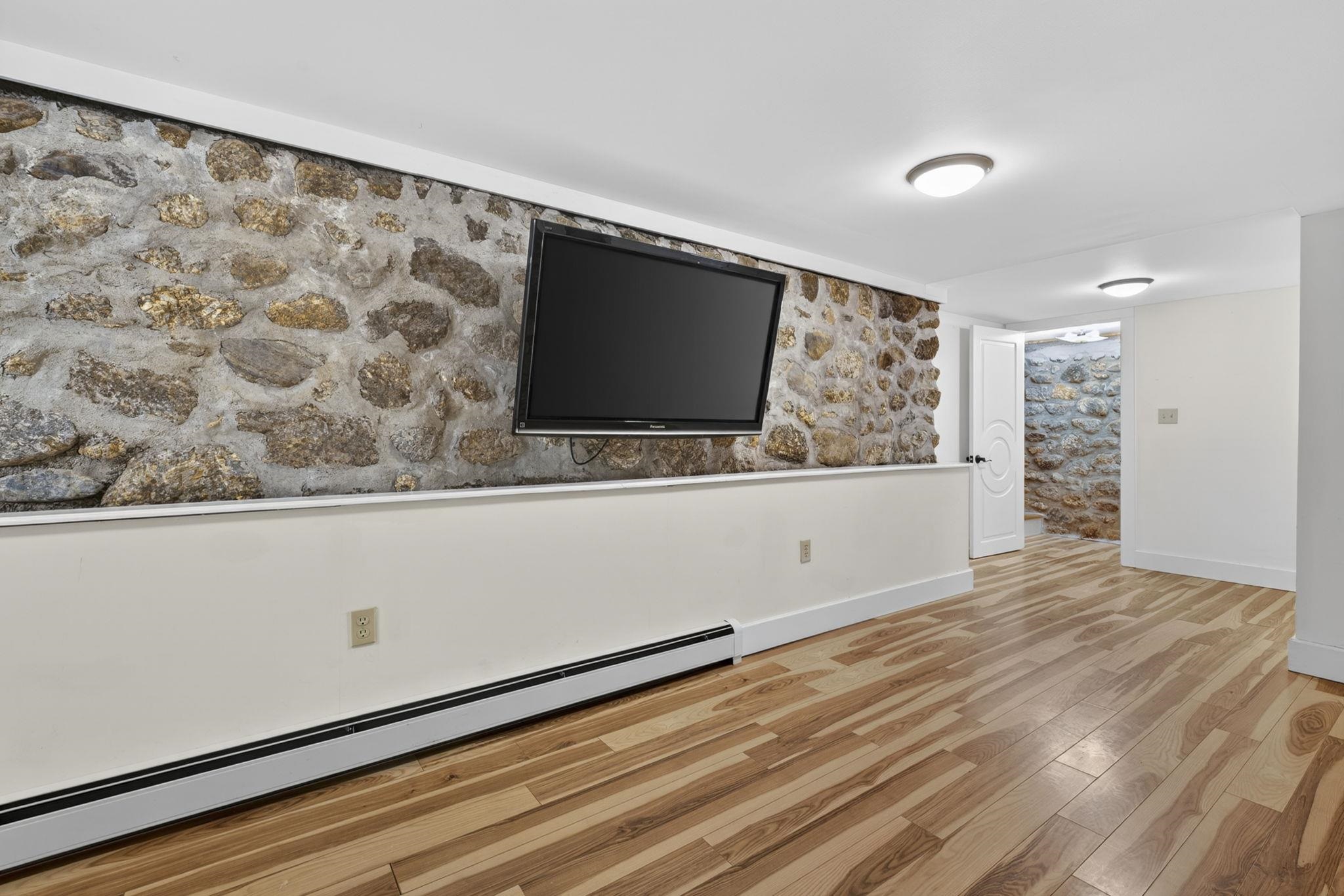 8 Tarbell Road Peterborough, NH 03458 - Photo 12 of 41 Gallery Image 12