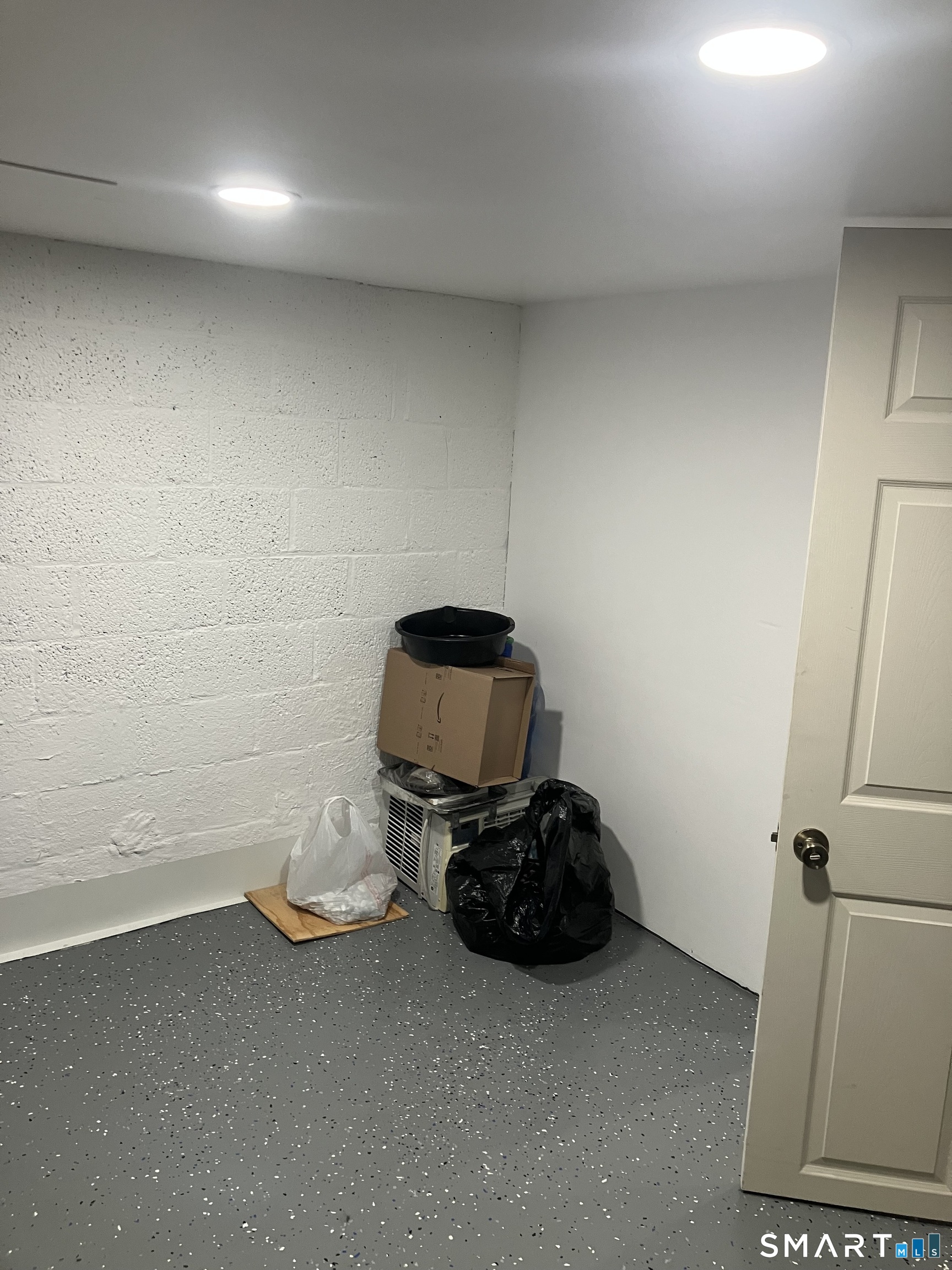 29 Highview Street Waterbury, CT 06708 - Photo 33 of 39