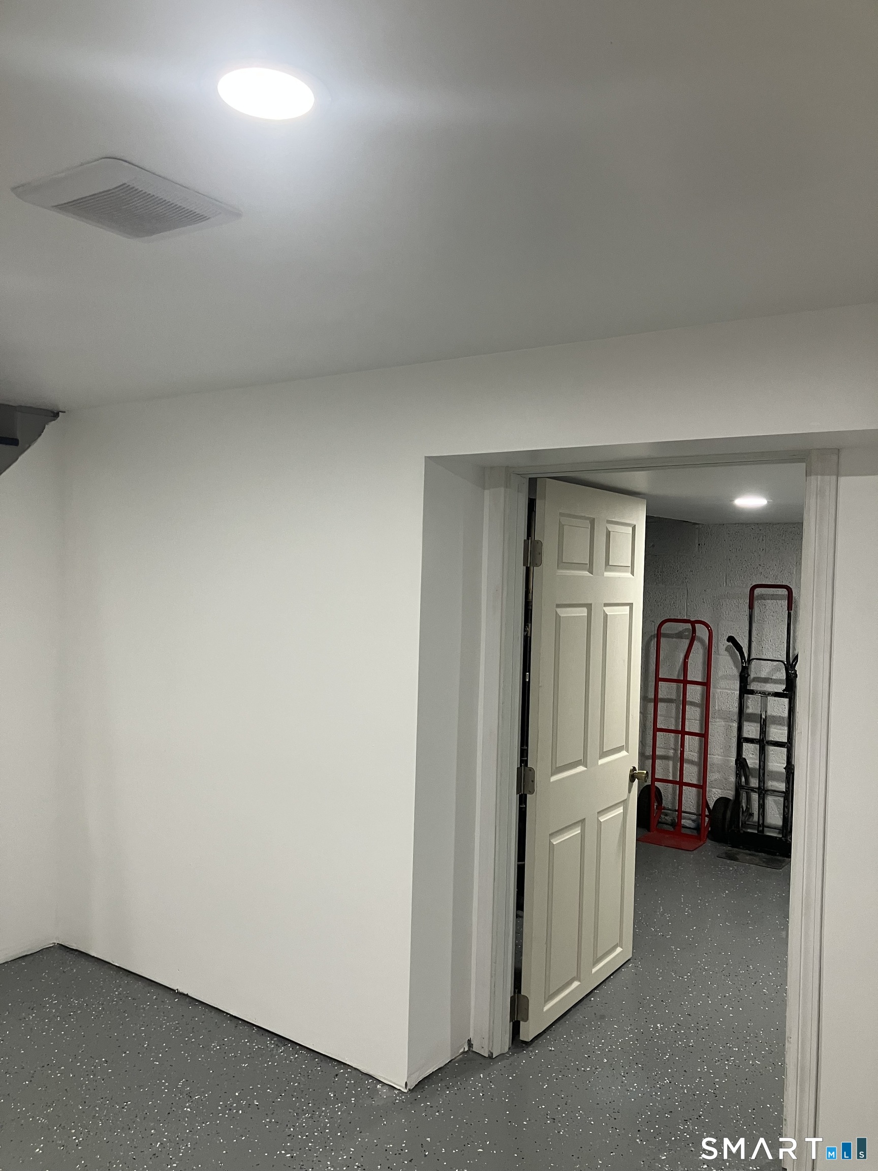 29 Highview Street Waterbury, CT 06708 - Photo 34 of 39