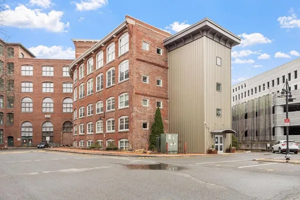 $235,900 | 200 Market Street, Unit 3504, Lowell, MA 01852