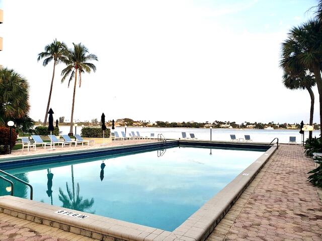 2800 North Flagler Dr Unit 815  