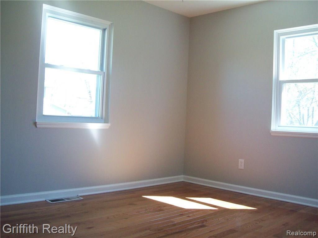207 Byron Road Howell, MI 48843 - Photo 23 of 33