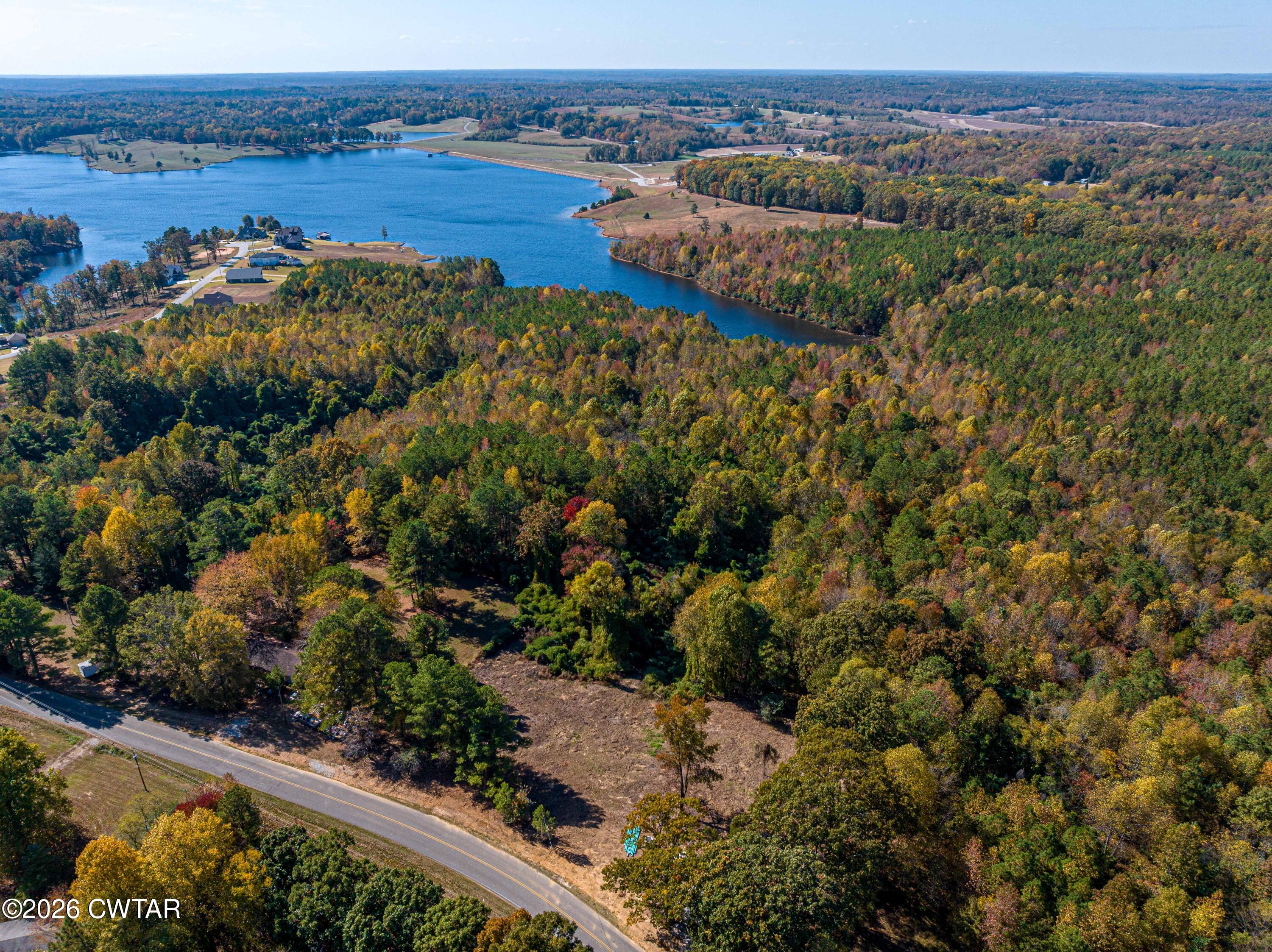 568 Baker Road Huntingdon, TN 38344 - Photo 14 of 21 an aerial view of mountain with outdoor space