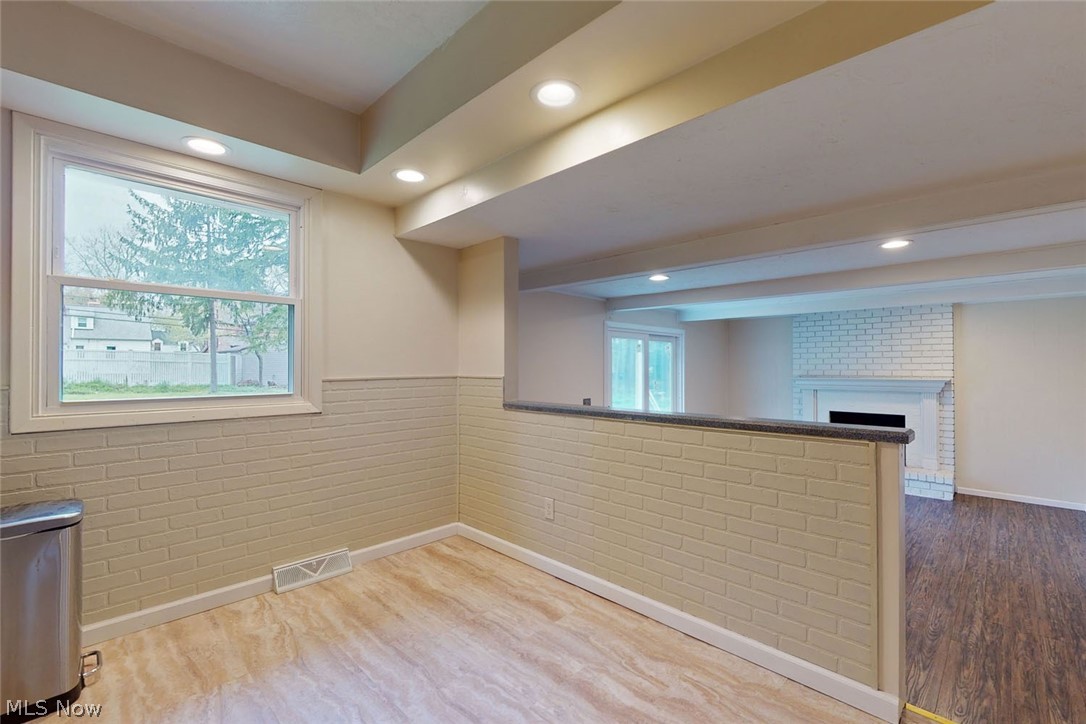 1722 Sheridan Road Cleveland, OH 44121 - Photo 9 of 26