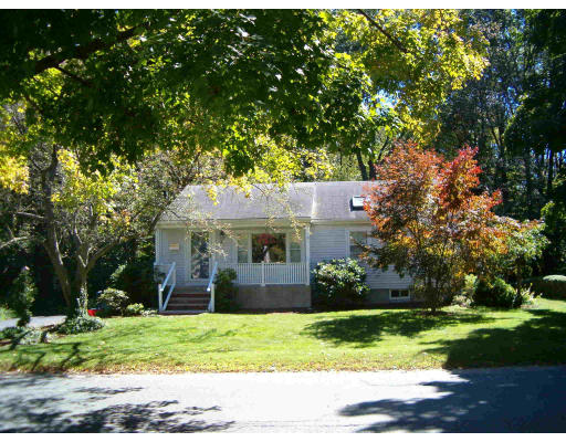 42 Wescroft Road Reading, MA 01867 - Photo 1 of 3 Gallery Image 1