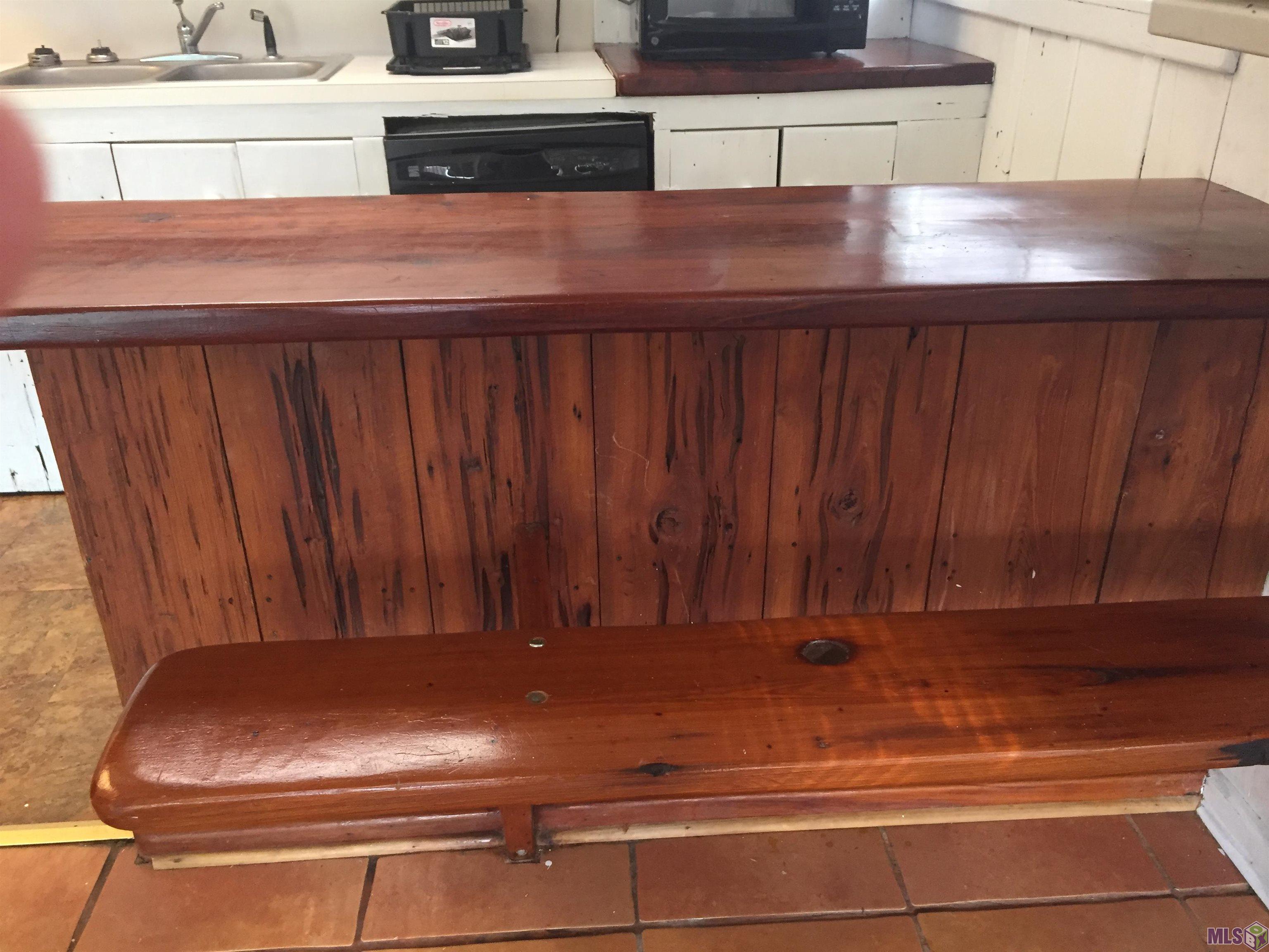 879 South Eugene Street, Unit 4 Baton Rouge, LA 70806 - Photo 17 of 39 Pecky cypress breakfast bar Unit 4