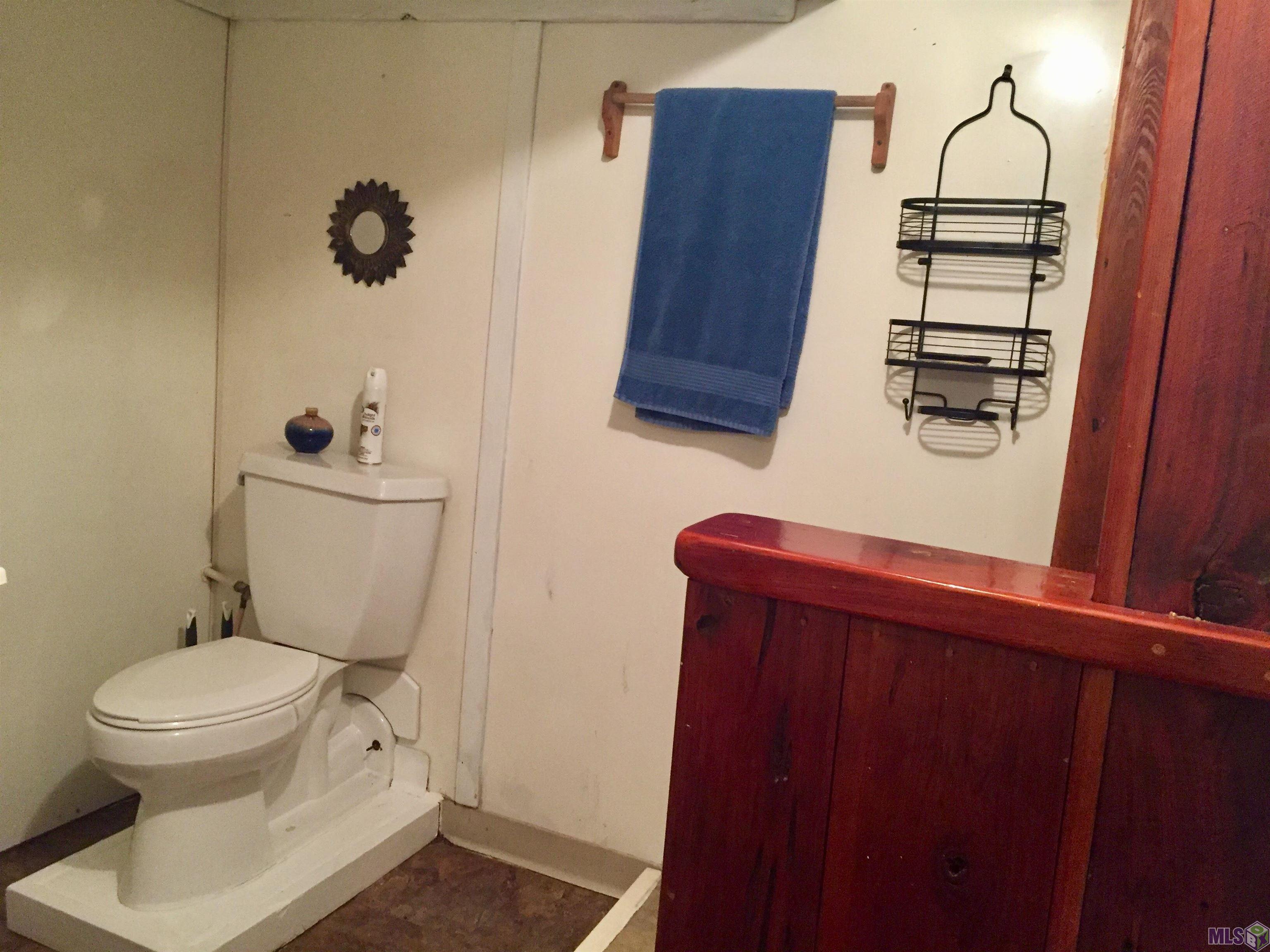 879 South Eugene Street, Unit 4 Baton Rouge, LA 70806 - Photo 23 of 39 Bath Room Unit 4