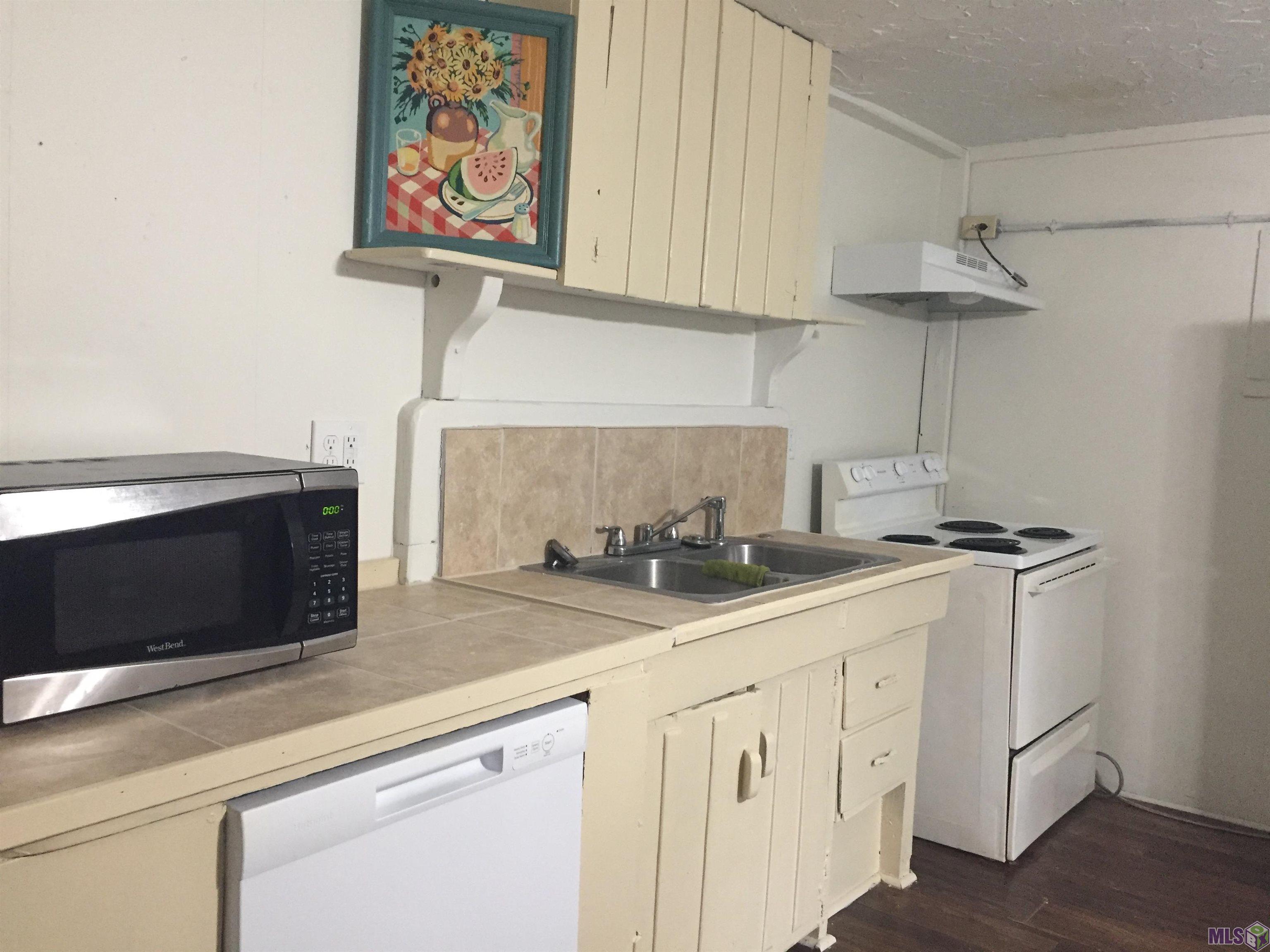 879 South Eugene Street, Unit 4 Baton Rouge, LA 70806 - Photo 26 of 39 Kitchen Unit 5