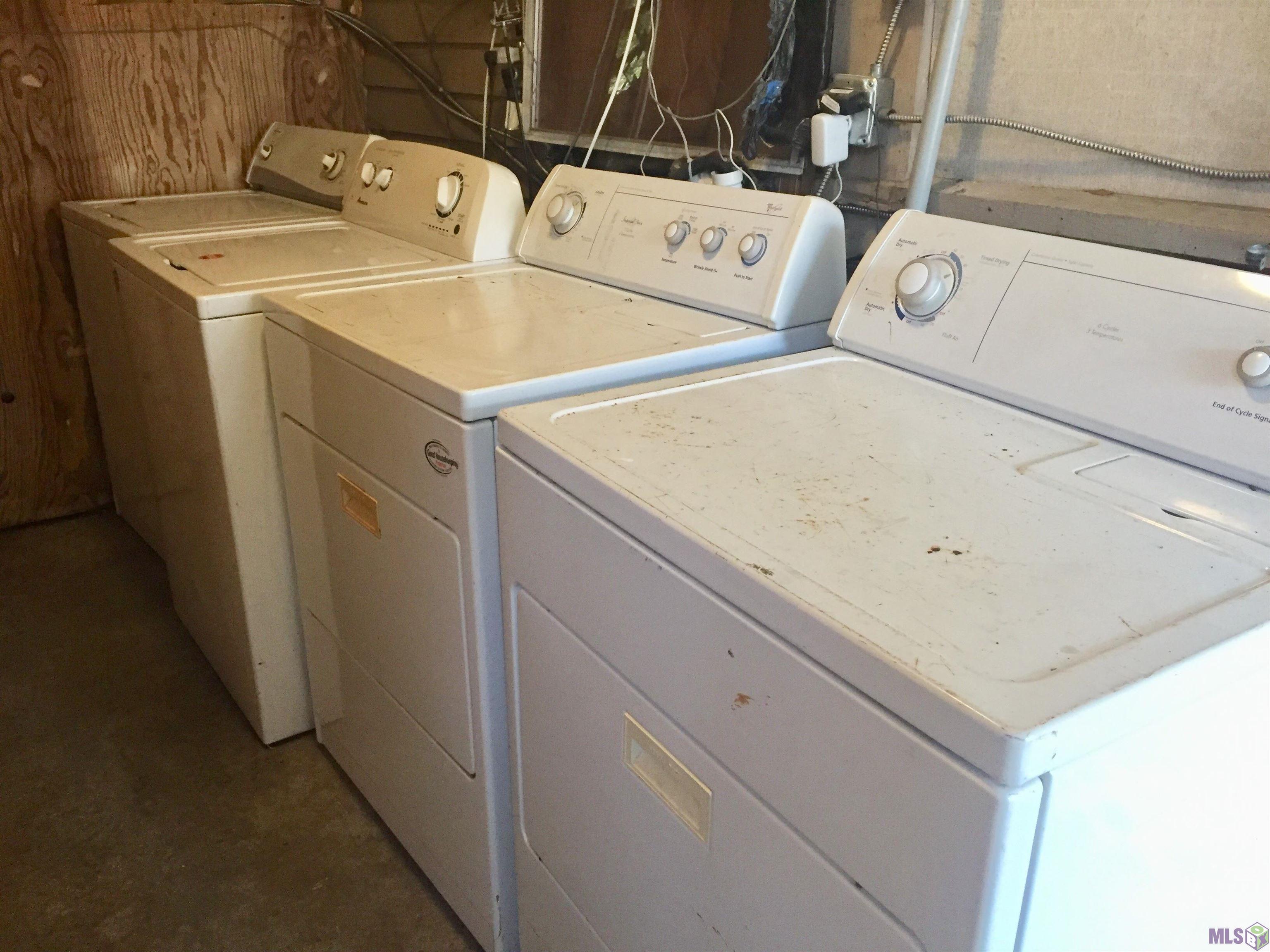 879 South Eugene Street, Unit 4 Baton Rouge, LA 70806 - Photo 39 of 39 Washers and driers for tenant use