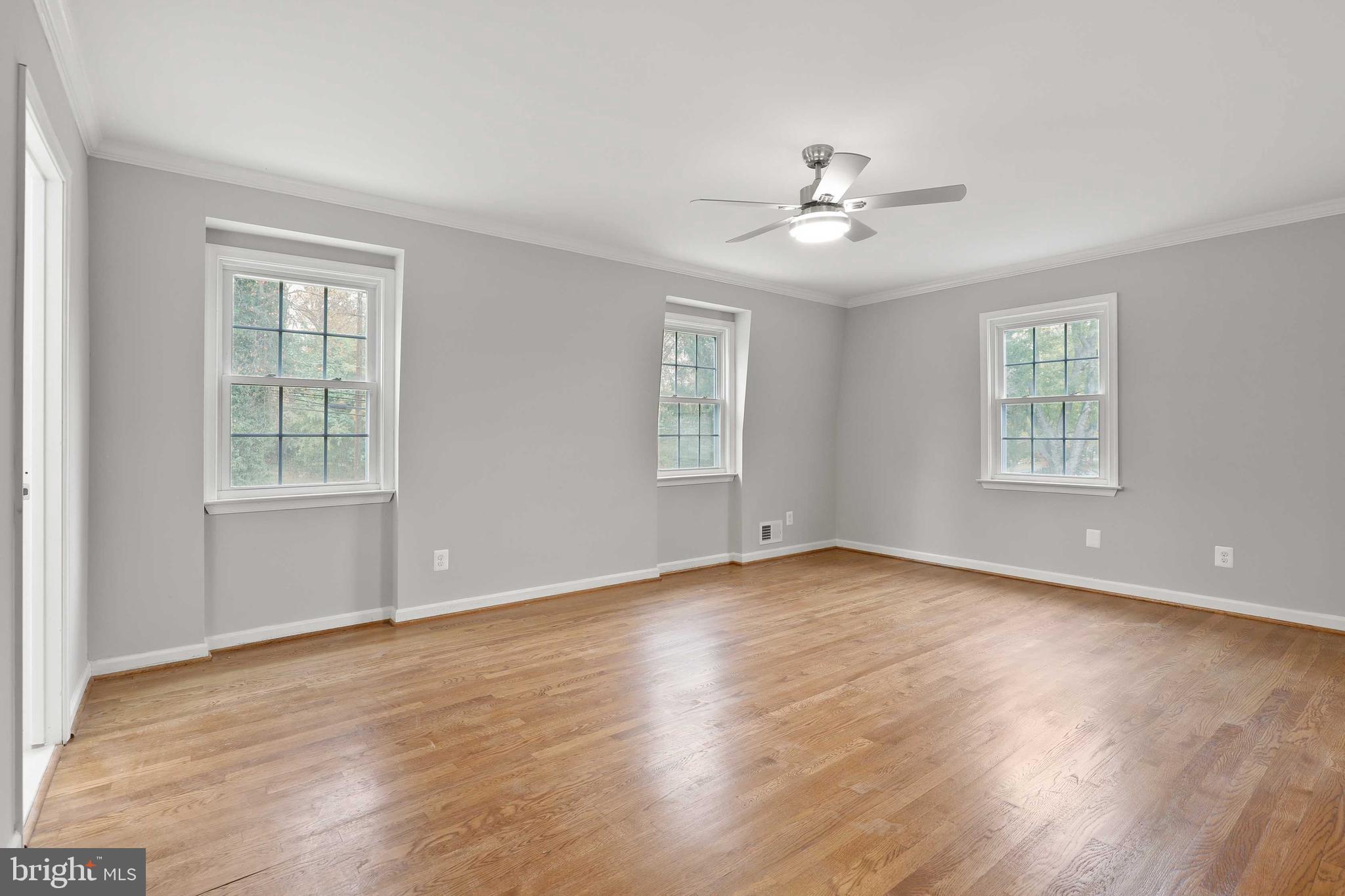 9501 Falls Road Potomac, MD 20854 - Photo 30 of 55 Primary Bedroom
