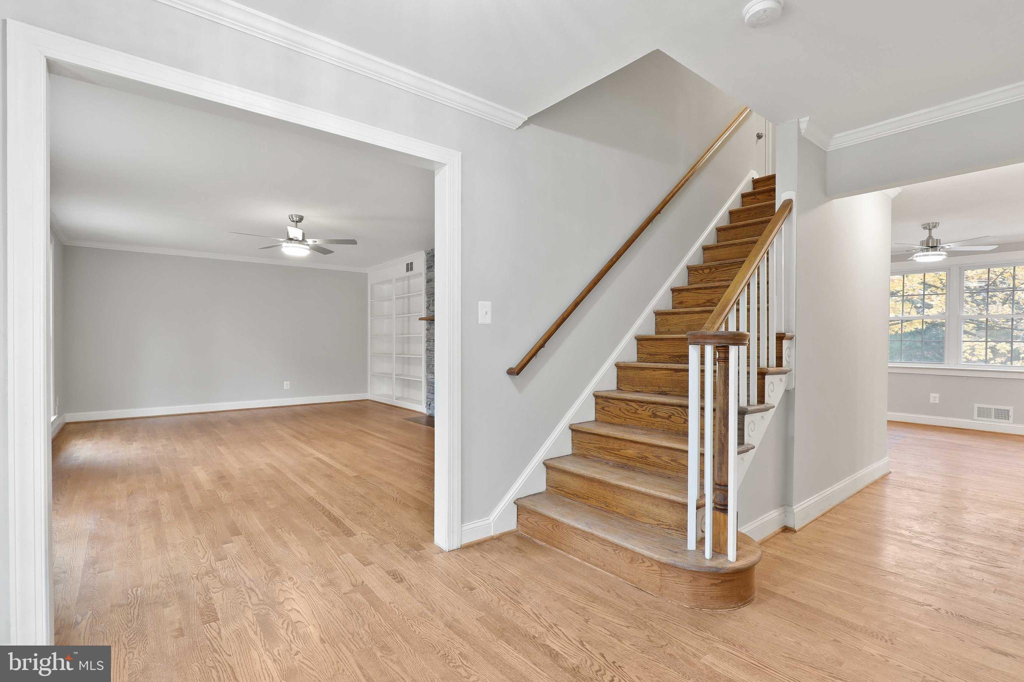 9501 Falls Road Potomac, MD 20854 - Photo 4 of 55 Foyer