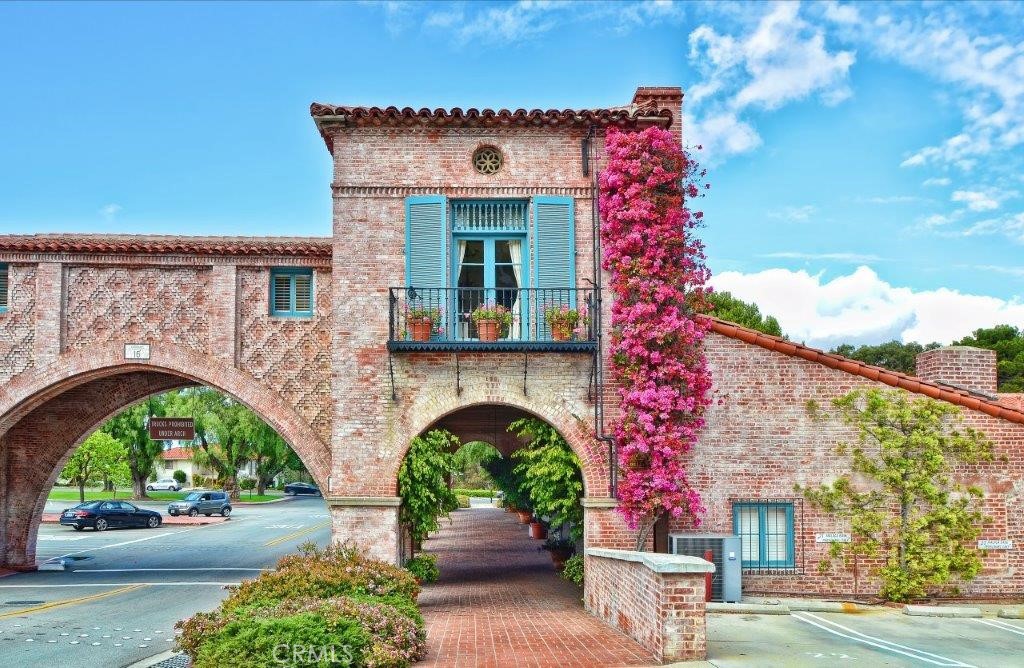 1 Yellow Brick Road Rancho Palos Verdes, CA 90275 - Photo 61 of 67 Convenient Shops & Restaurants