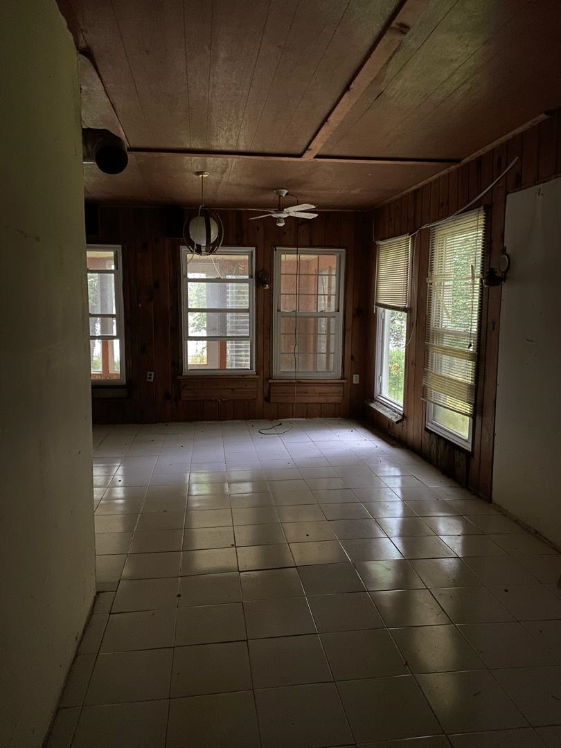 9621 Smith Diamond Road Mount Vernon, IN 47620 - Photo 4 of 15 Gallery Image 4