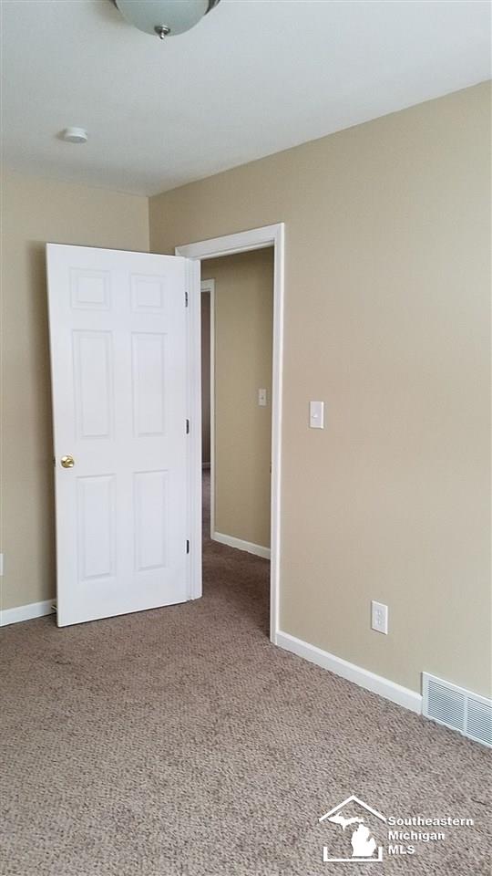 93 Abbott Street River Rouge, MI 48218 - Photo 17 of 29 31337946-17.JPG