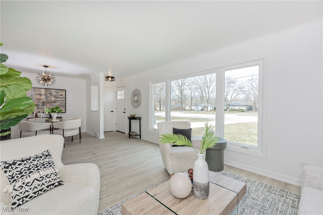 5800 Wilson Mills Road Cleveland, OH 44143 - Photo 13 of 39 Living room.