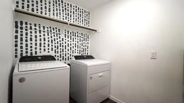 $1,900 | 807 Old Bluff Lane, Royse City, TX 75189