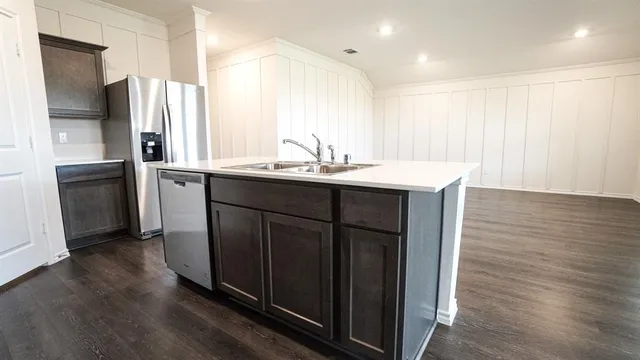 $1,900 | 807 Old Bluff Lane, Royse City, TX 75189