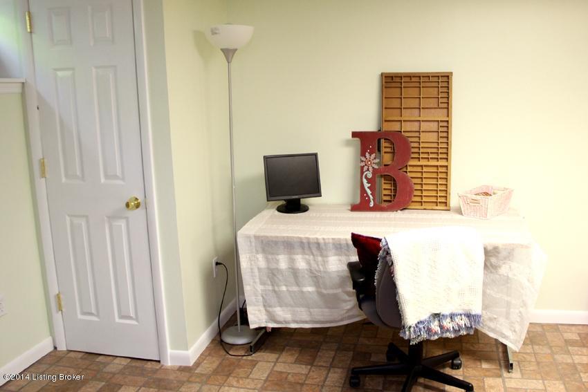 5409 Layne Road Louisville, KY 40219 - Photo 28 of 35 Laynedesk