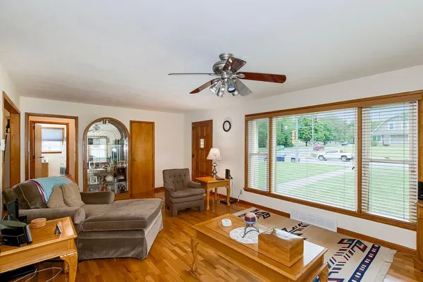 $384,500 | 911 Limit Street, Leavenworth, KS 66048