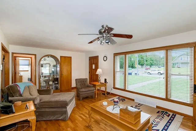 $385,000 | 911 Limit Street, Leavenworth, KS 66048