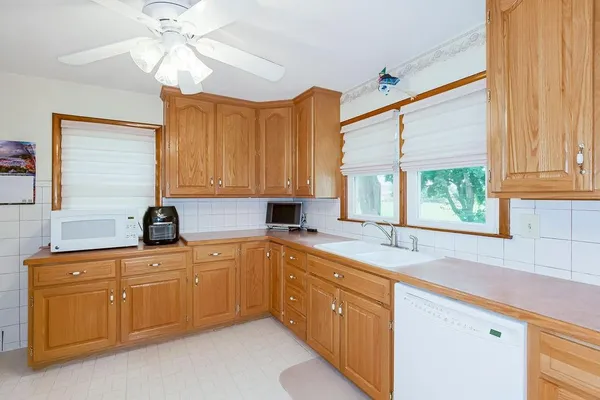 $384,500 | 911 Limit Street, Leavenworth, KS 66048