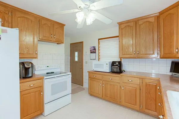 $384,500 | 911 Limit Street, Leavenworth, KS 66048