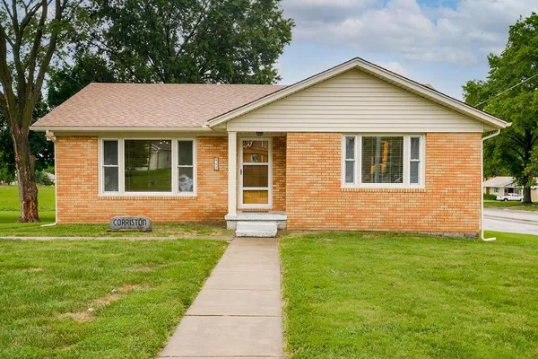 $384,500 | 911 Limit Street, Leavenworth, KS 66048