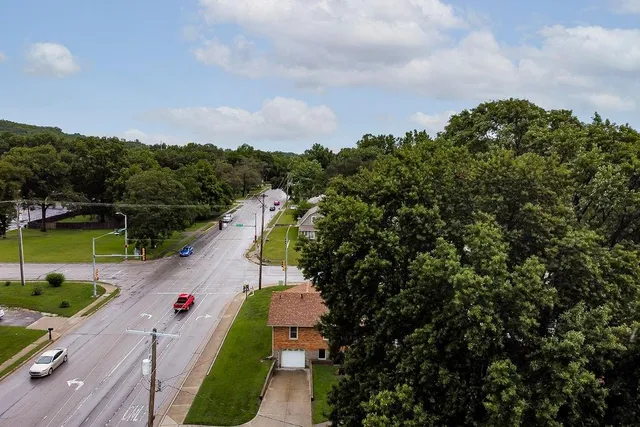 $385,000 | 911 Limit Street, Leavenworth, KS 66048