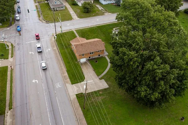 $384,500 | 911 Limit Street, Leavenworth, KS 66048