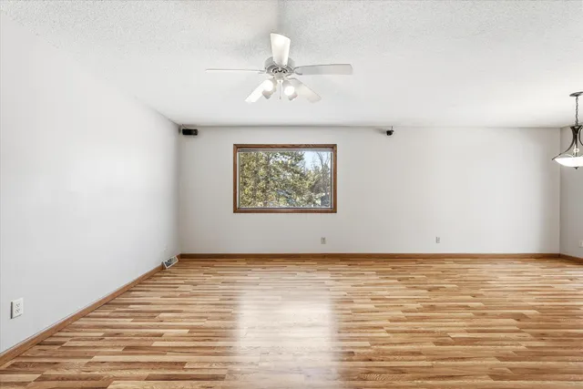 $339,900 | 6037 Aztec Trail, North Branch, MN 55056