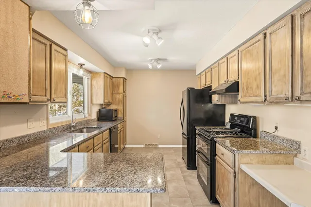 $339,900 | 6037 Aztec Trail, North Branch, MN 55056