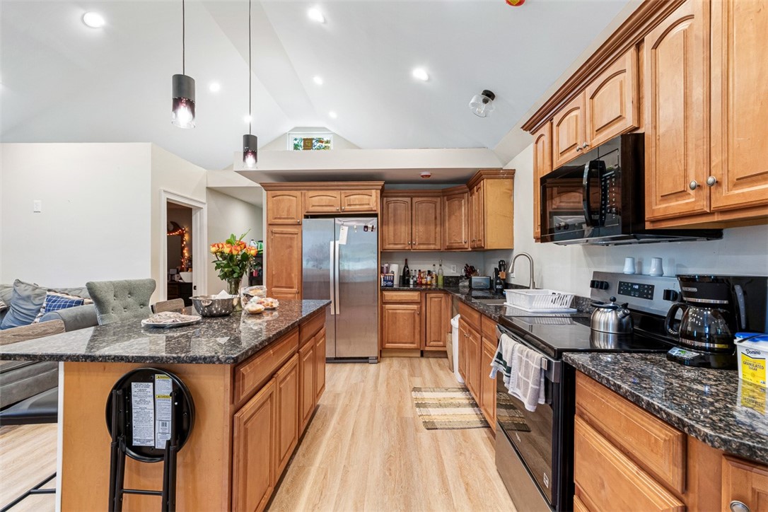 41 Dexter Rock Road Lincoln, RI 02865 - Photo 22 of 43 Kitchen Additional Living Space