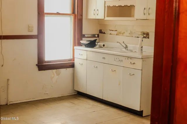 $224,900 | 5 Moore Street, Albany, NY 12202