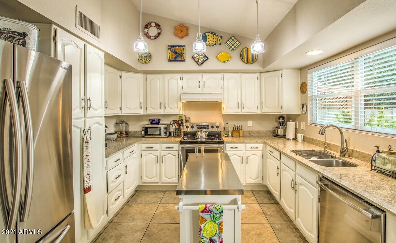 2753 East Rockledge Road Phoenix, AZ 85048 - Photo 8 of 27 RockledgeKitchn3