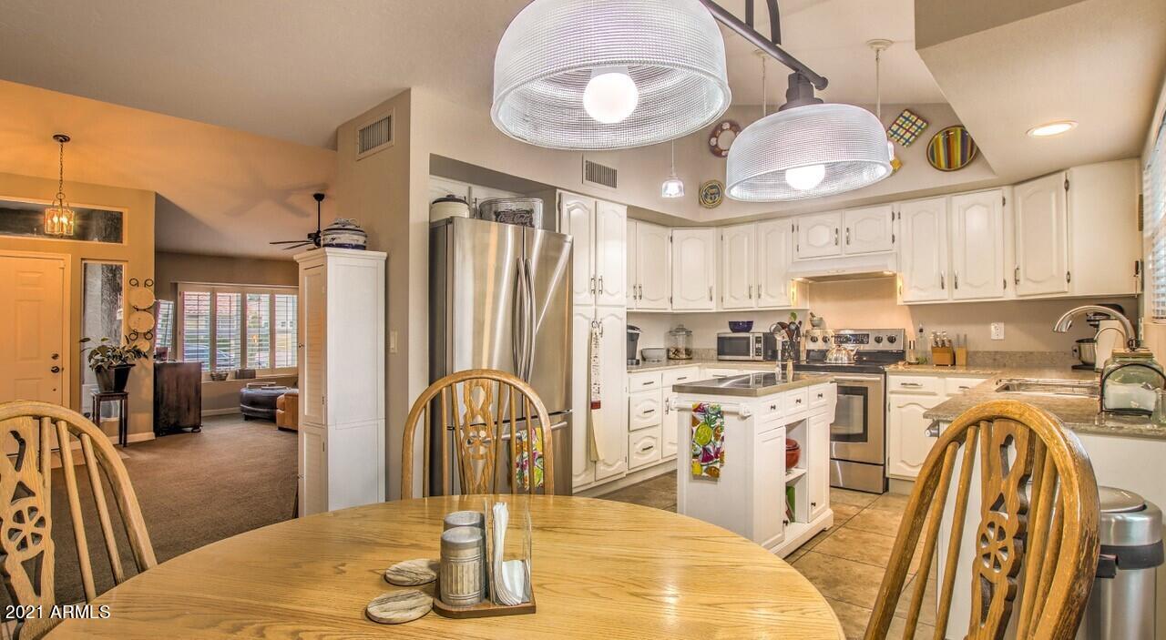 2753 East Rockledge Road Phoenix, AZ 85048 - Photo 10 of 27 Kitchen-Breakfast View