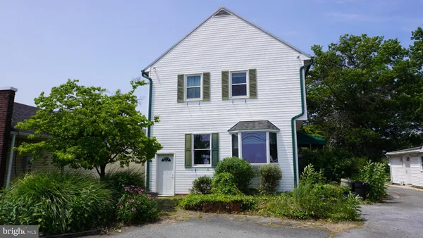 $2,800 | 3439 Columbia Avenue, Lancaster, PA 17603