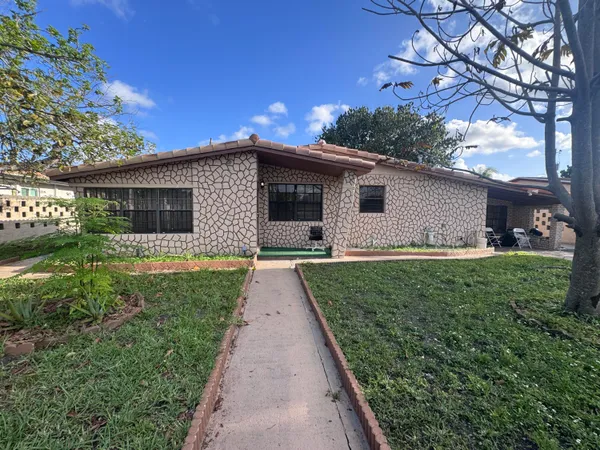 $2,900 | 1440 Northwest 183rd Street, Miami, FL 33169