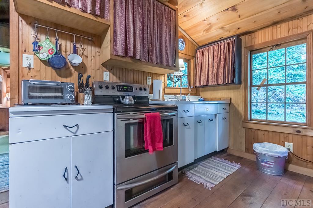 250 Webb Branch Road Highlands, NC 28741 - Photo 16 of 30 Gallery Image 16