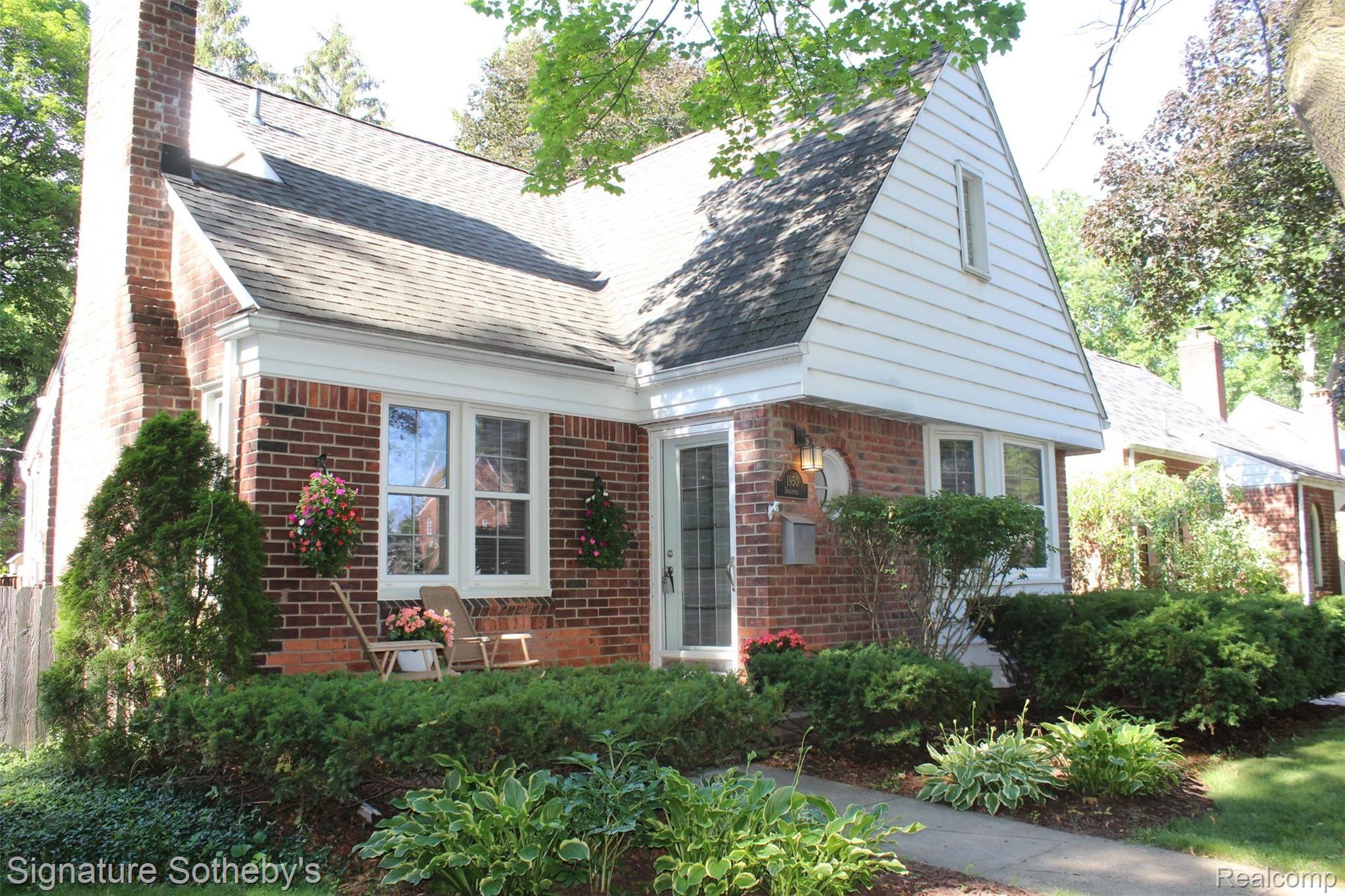 1950 Dorothea Road Berkley, MI 48072 - Photo 9 of 41 33 1950 Dorothea-front2.JPG