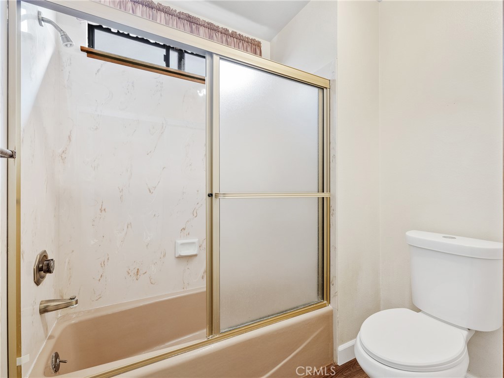 14484 Lighthouse Lane Helendale, CA 92342 - Photo 19 of 58 Primary bathroom with tub/shower combo