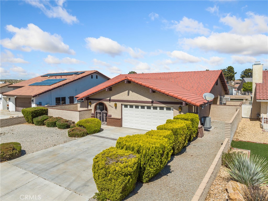 14484 Lighthouse Lane Helendale, CA 92342 - Photo 3 of 58