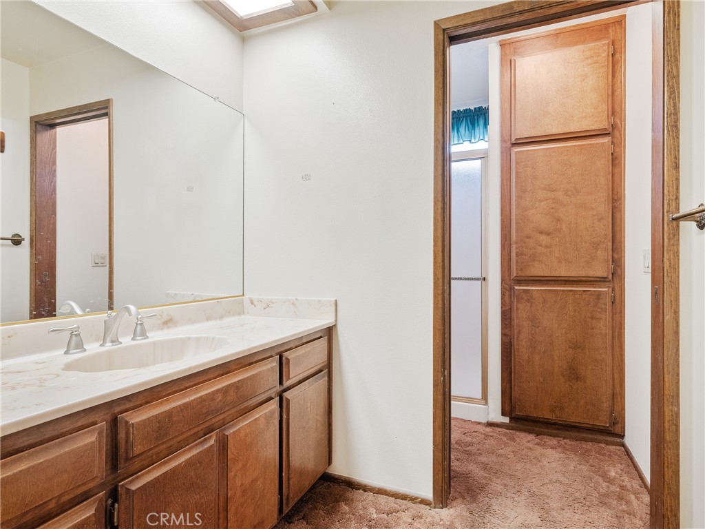 14484 Lighthouse Lane Helendale, CA 92342 - Photo 10 of 58 Guest bathroom