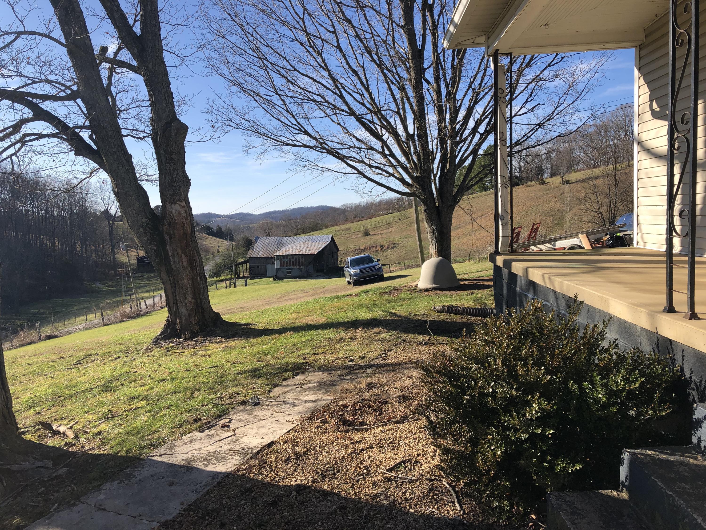 755 Robertson Road Chuckey, TN 37641 - Photo 3 of 36 JS86f8FxTfaG1TT8Bn+vgw