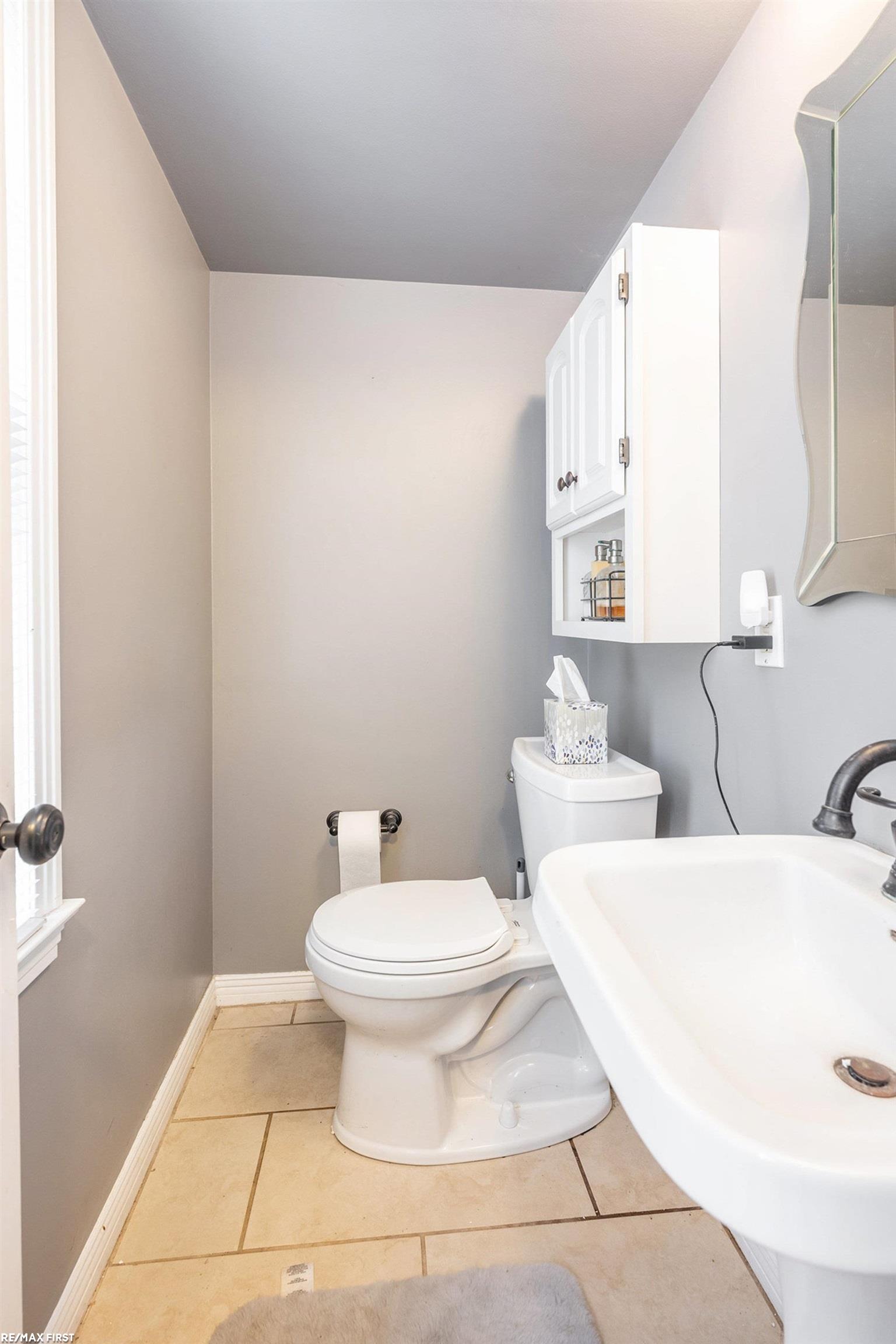 867 Lincoln Road Grosse Pointe, MI 48230 - Photo 14 of 31 50165938-c6378897-4af0-44dc-889a-7d62b52c6c73.JPG