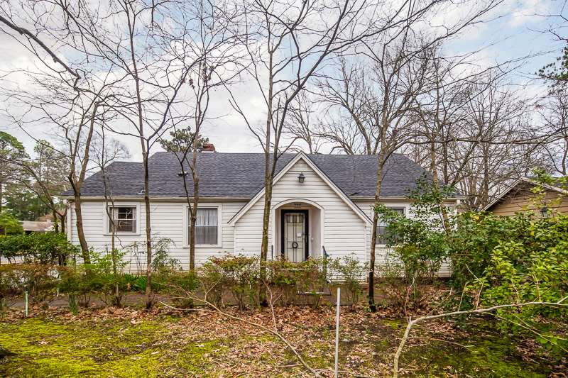 Welcome to 122 N Mendenhall! This home sits on a lovely corner lot and has so many unique features. It's surprisingly large and is waiting for your touch of updates. Richland and White Station Schools! Circle driveway- no backing out on Mendenhall!