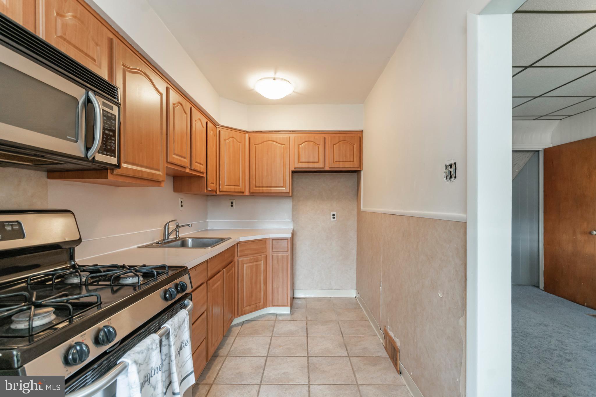 3216 Fordham Road Philadelphia, PA 19114 - Photo 6 of 32 Gallery Image 6