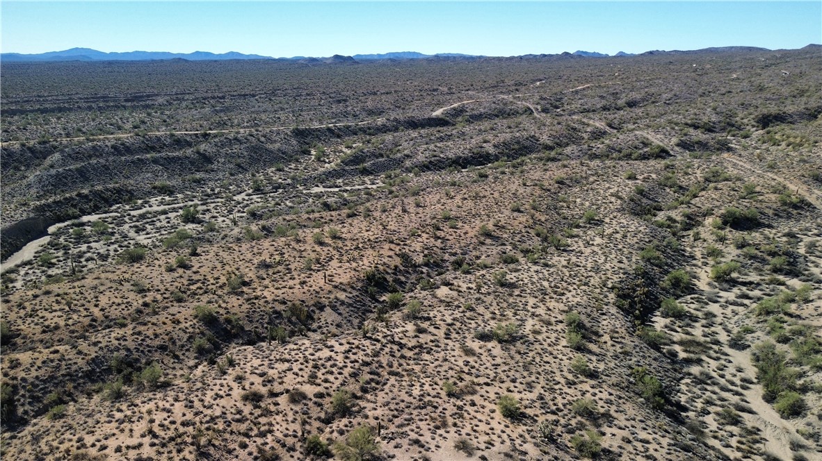 Parcel Parcel 102-70-002 Wikieup, AZ 85360 - Photo 3 of 6 Showcasing the area